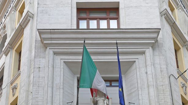Istat: a novembre prezzi alla produzione in calo dello 0,9% su base mensile