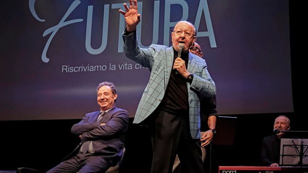 Massimo Boldi, tra risate e riflessioni: ecco il nuovo film “A Capodanno tutti da me”