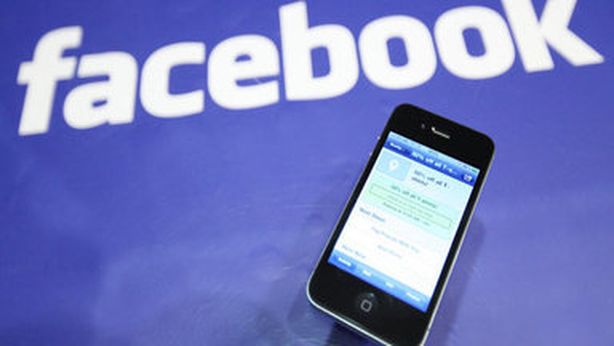 Conto alla rovescia: in arrivo lo smartphone Facebook?