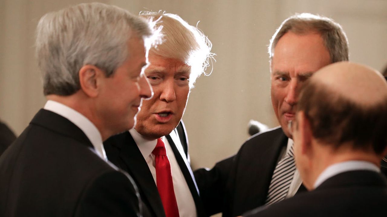 Trump fa causa a JPMorgan e a Jamie Dimon: chiesti $ 5 mld per “debanking” politico