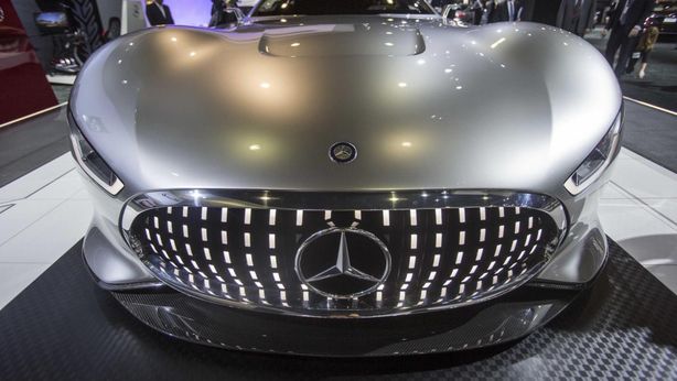 Mercedes-Benz: utili auto -64% nel terzo trimestre