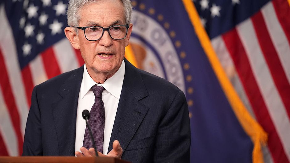 Fed, tassi fermi e rischio stagflazione: cosa aspettarsi dalla riunione di domani