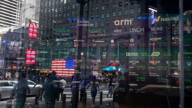 Arm balza del 6% nel pre-market, valutazione supera i 72 miliardi di dollari