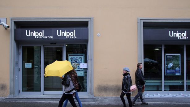 Unipol torna in utile