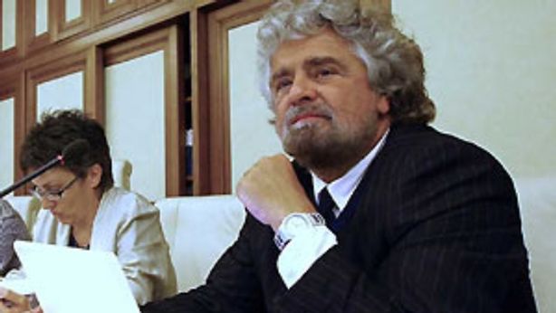 Grillo: “Sull’Euro referendum online”. No al governissimo