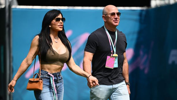 Amazon: Bezos scarica sul mercato 50 milioni azioni per $ 8,5 mld