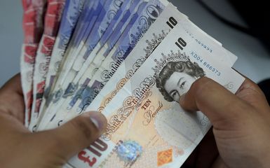 Aterlina si svaluta: come guadagnare