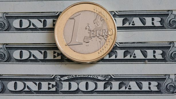 Euro dollaro: troppo presto per rilassarsi, “parità è ancora vicina”