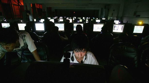 Cina, la fine dello shopping sfrenato all’estero
