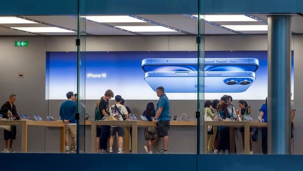 Apple: WWDC 2025 delude le attese: poche grosse novità, titolo scivola in Borsa