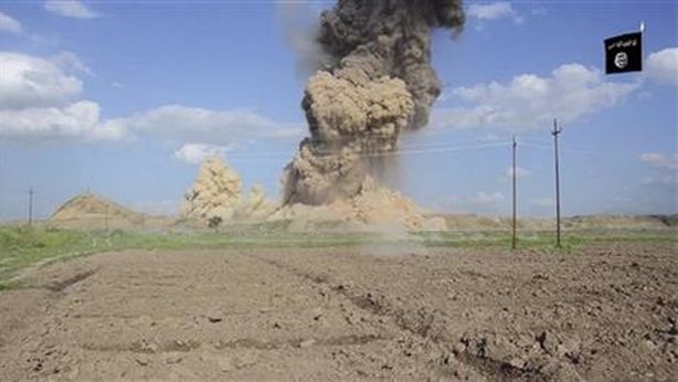 E ora gli Usa attaccano i petrodollari dell’Isis