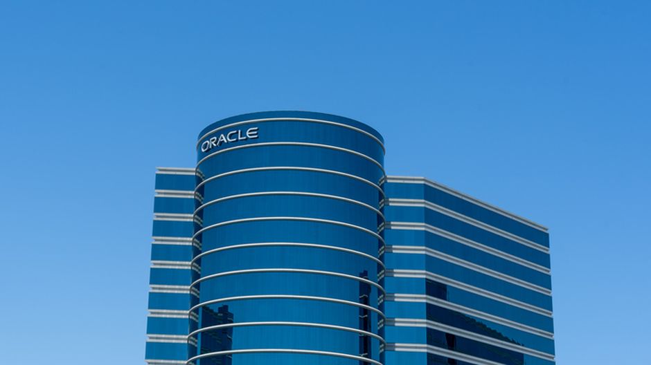 Oracle crolla nell’afterhours, focus su spesa AI