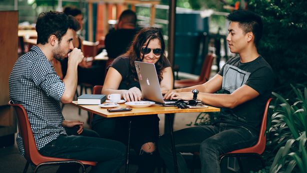 Millennials e GenZ a confronto nella sfida del risparmio
