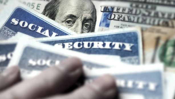 BlackRock: americani temono di esaurire i propri risparmi durante la pensione