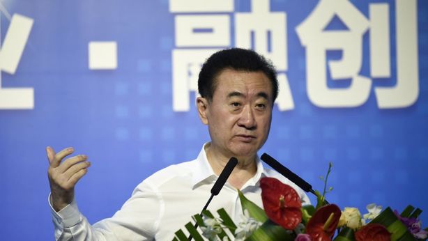 Cina: finisce era shopping sfrenato all’estero. Un bel problema per l’Italia