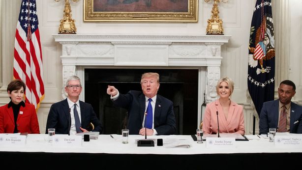 Tim Cook è stato ribattezzato ‘Tim Apple’ da Donald Trump (VIDEO)