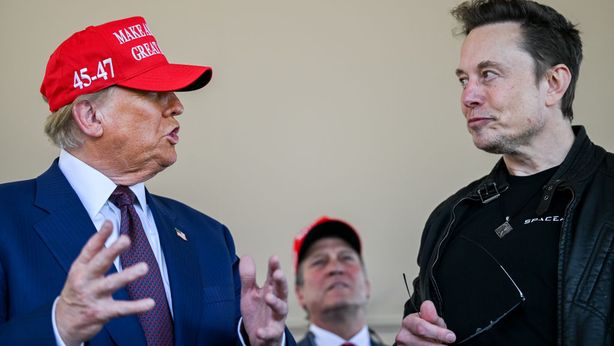 Elon Musk si conferma il più ricco del mondo: patrimonio vola a oltre $400 mld