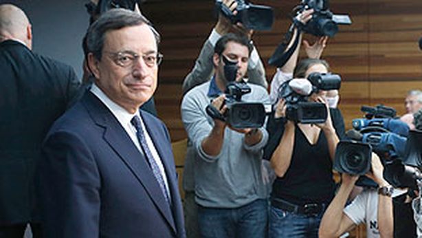 Bce, parla Draghi e cerca di salvare l’euro. Borsa euforica