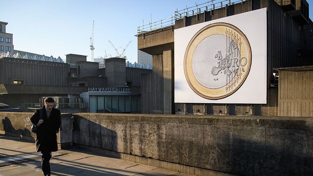 Sapelli: “L’euro una gabbia creata dalla sinistra. Uscirne difficilissimo”