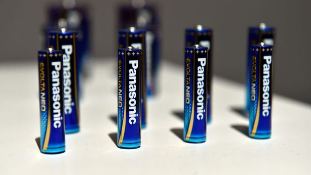 Addio litio: arriva batteria protonica, ecologica ed efficiente