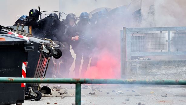Migranti: Vienna invia i militari al Brennero. Roma: “Azione ingiustificata”