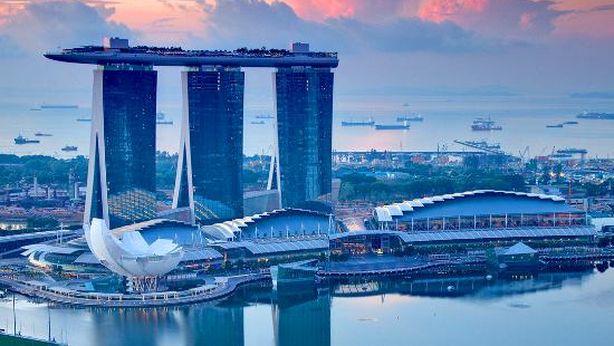 Singapore la città più costosa al mondo, Parigi nella top five