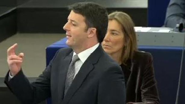 Renzi: “resistenze Ue incomprensibili”, contestato a Strasburgo