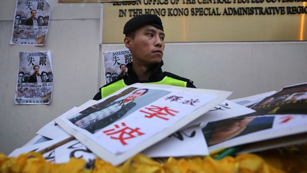 Cina, unica via d’uscita i controlli di capitale