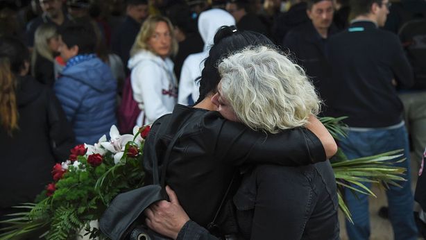 Terremoto: invita genitori e studenti a fare donazioni, ma l’Iban è del PD
