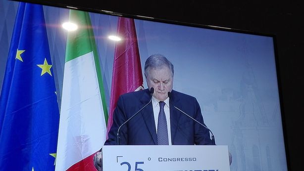 Visco, riforme e investimenti per far ripartire l’economia