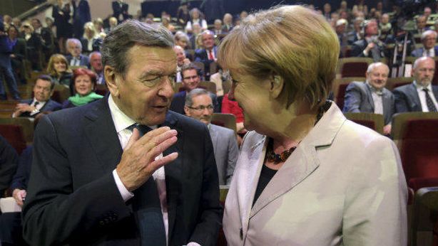 Schröder: “austerity una ideologia, Europa rischia la fine”