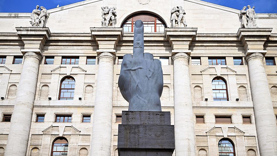 Famiglie italiane investono sempre più in azioni, mentre il patrimonio totale raggiunge nuovo record