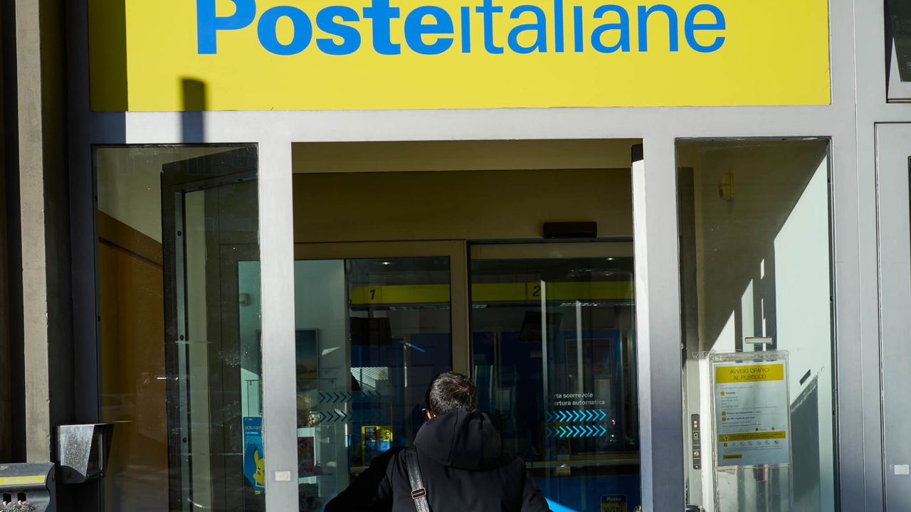 Pensioni aprile 2026, quando arrivano e perché l’importo potrebbe cambiare
