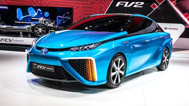 Toyota: prima auto a idrogeno debutterà nel 2015