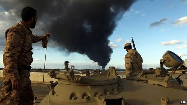 Libia, bombardata petroliera greca: due morti