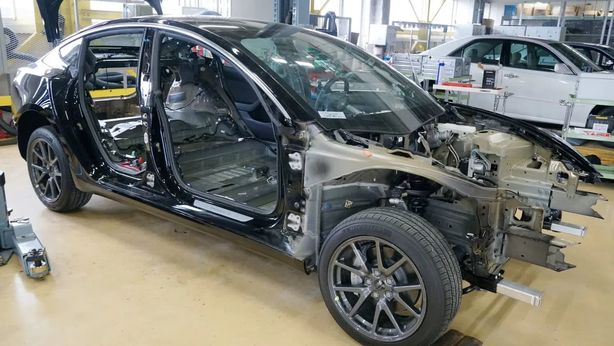 Tesla, ingegneri: “Il computer della Model 3 è avanti di 6 anni”