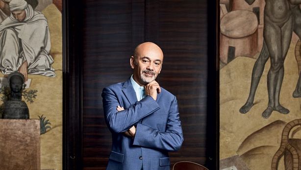 Christian Louboutin, omaggio alla suola rossa