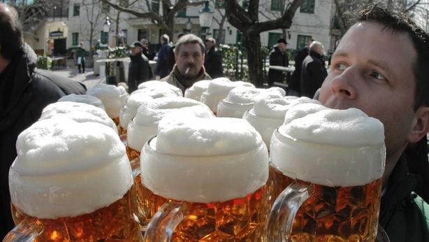 Tonfo titoli pub inglesi, arriva liberalizzazione prezzi birra