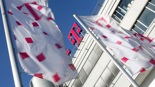 Deutsche Telekom alza dividendo e propone buyback da €2 miliardi