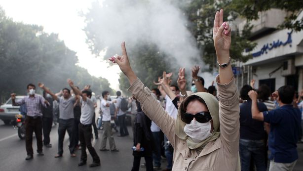 Iran in piazza: morti e arresti. Regime: “Sedizione sconfitta”