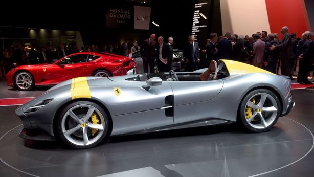 Salone Auto di Parigi: ecco supercar di Bugatti “Divo” e Ferrari retrò