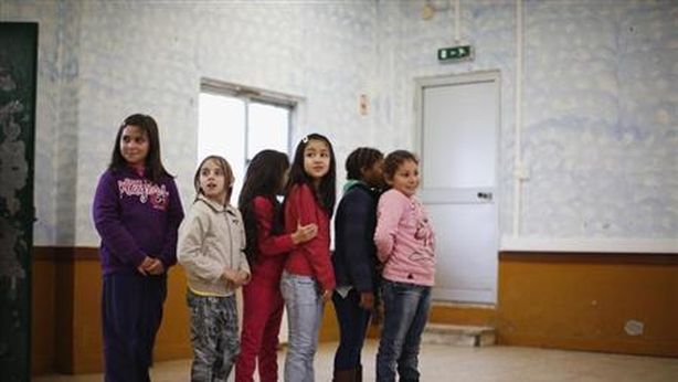 Crisi debito: un bambino su tre spinto in condizioni povertà