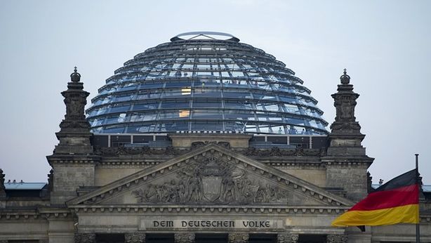 Borsa Milano -1,8%. Tonfo petrolio -3%, guerra valutaria peggiora