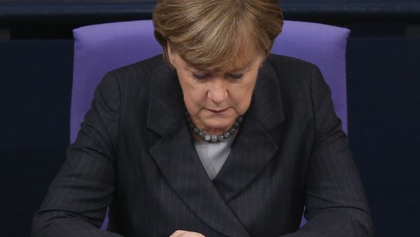 “Applausi idioti a Merkel”, con Brexit Ue rischia crollo commercio