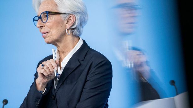 Bce: tagli tassi ancora tabù, ma Lagarde apre a dietrofront. Spread BTP-Bund in calo, nuove stime Pil-inflazione euro