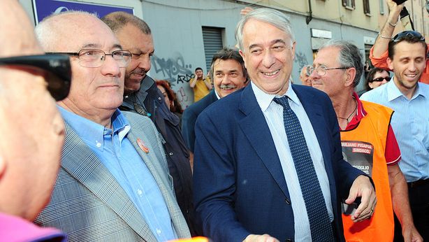 Renzi spinge per elezioni anticipate, con Alfano e Pisapia al Senato