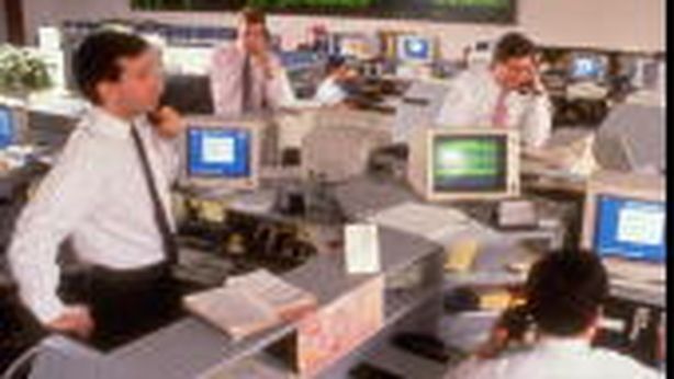 Borsa Milano: scrollone ribassista. Sell massicci su banche