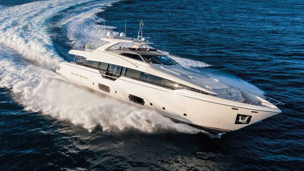Gli yacht Ferretti pronti ad approdare a piazza Affari