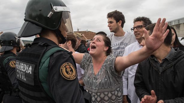 Barcellona: la morte della democrazia
