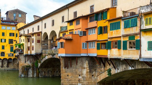 Immobiliare: prezzi case perdono un altro 10% nelle città